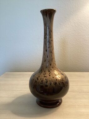 Vintage 10” Royal Haeger USA Brown and Cream Pottery Bud Vase - IEC